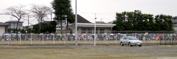 Bad weather did not stop people waiting patiently to receive help from Sendai's Salvation Army